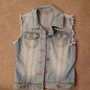 Cutoff jean jacket